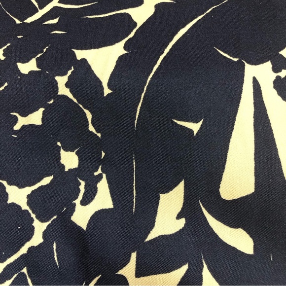 Dressbarn Women’s Dress Sleeveless Scoop Neck Pleated Bodice Navy/Cream - Picture 5 of 8